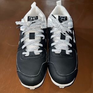 Under Armour Baseball cleats . Size 6Y.